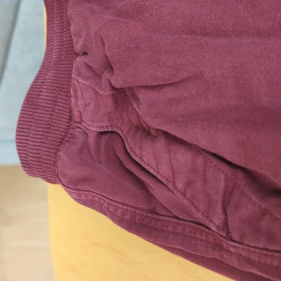 Gap burgundy pants size M - Picture 2 of 4